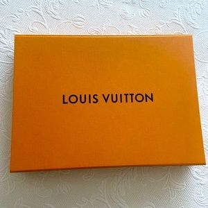 LOUIS VUITTON. Gift Box